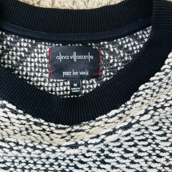 Peace Love World Monochrome Patterned Sweatshirt - Picture 9 of 13